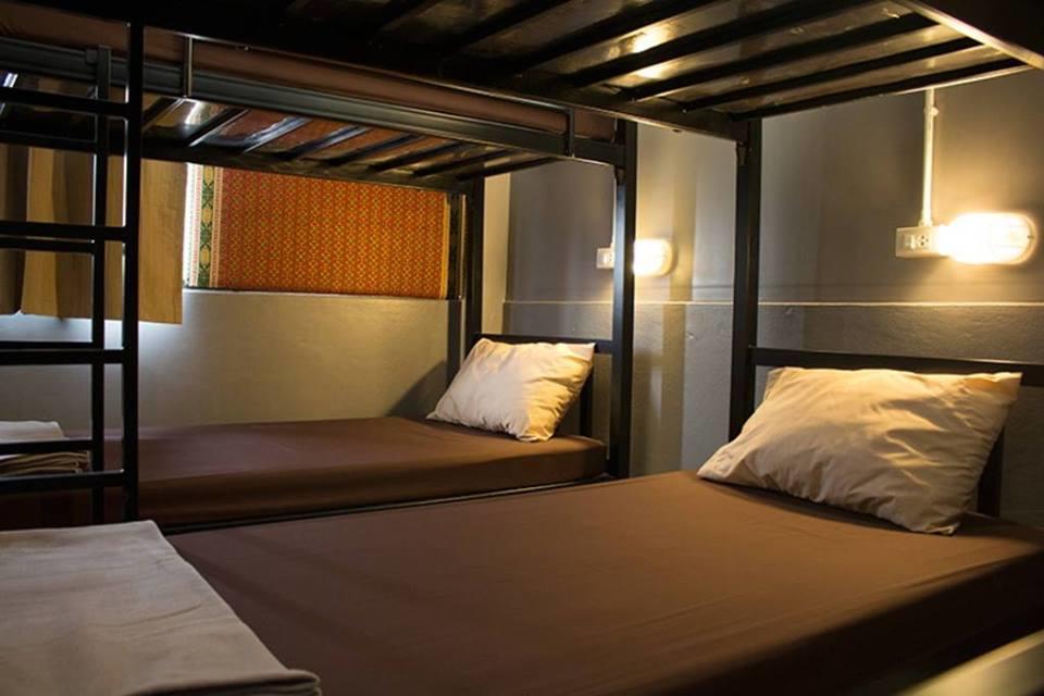 Ama Phuket Hostel エクステリア 写真