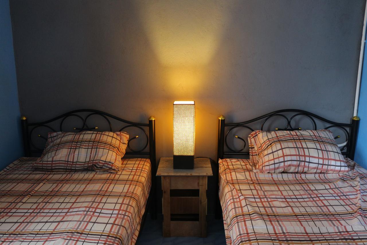 Ama Phuket Hostel エクステリア 写真