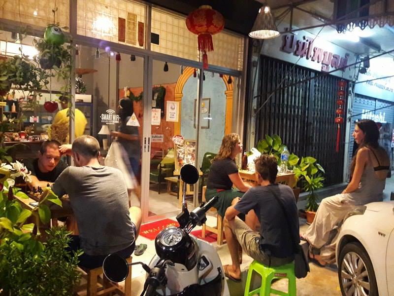 Ama Phuket Hostel エクステリア 写真