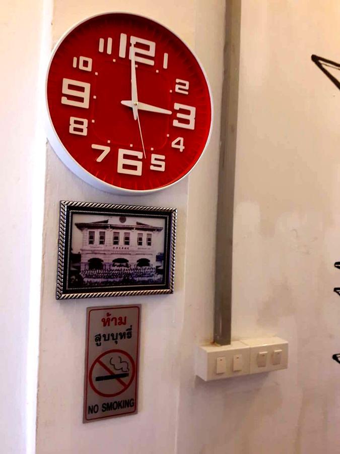 Ama Phuket Hostel エクステリア 写真